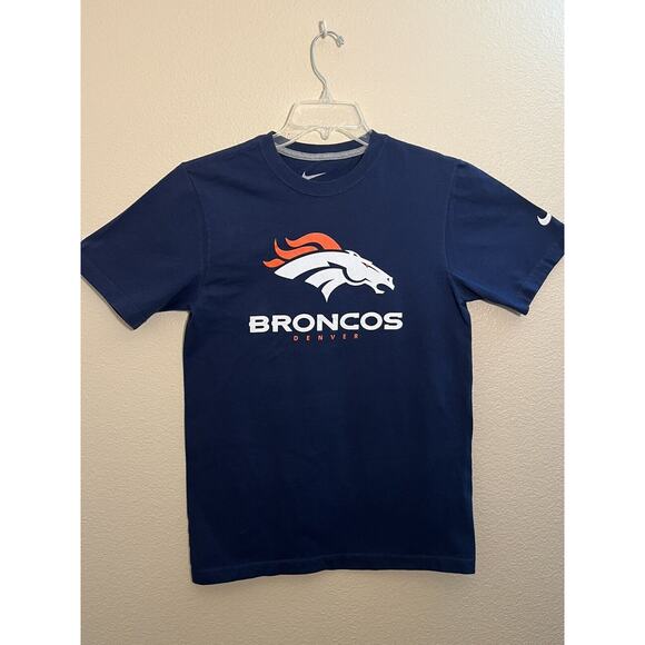 Denver Broncos Nike T-Shirt Blue Small Logo Adult S NFL Football Pre-owned - Picture 1 of 4